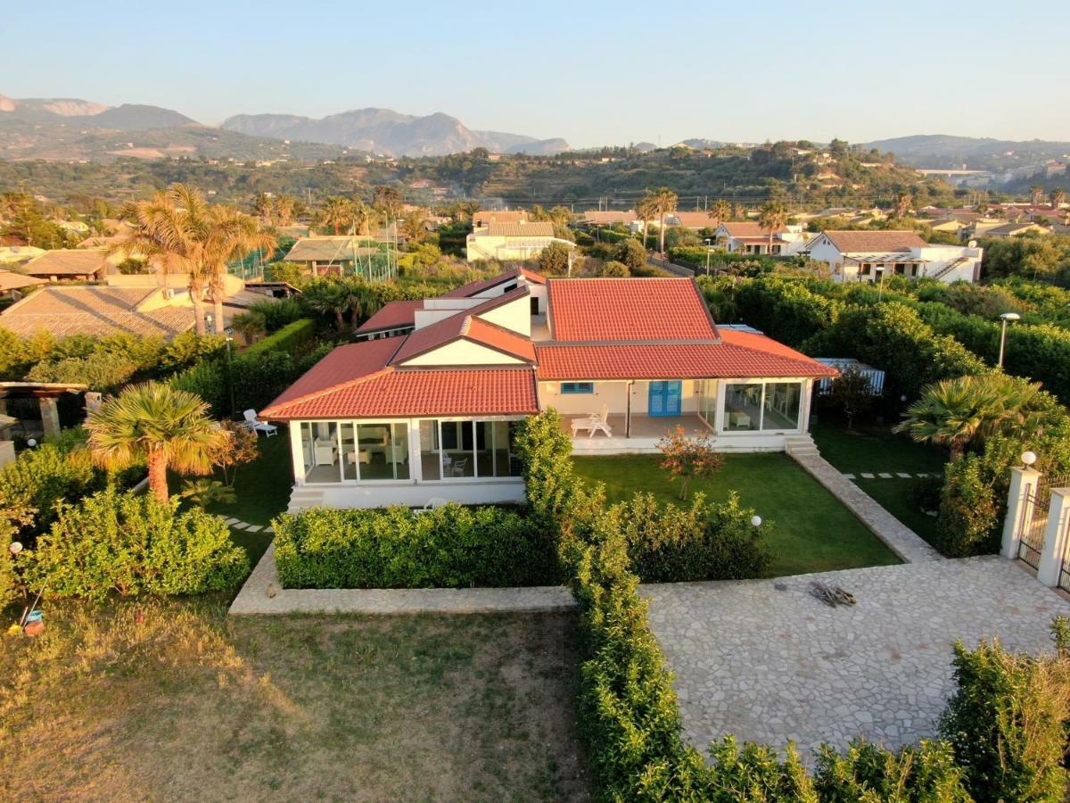 Villa Letizia كامبوفيليتْشّي دي روتْشّي المظهر الخارجي الصورة